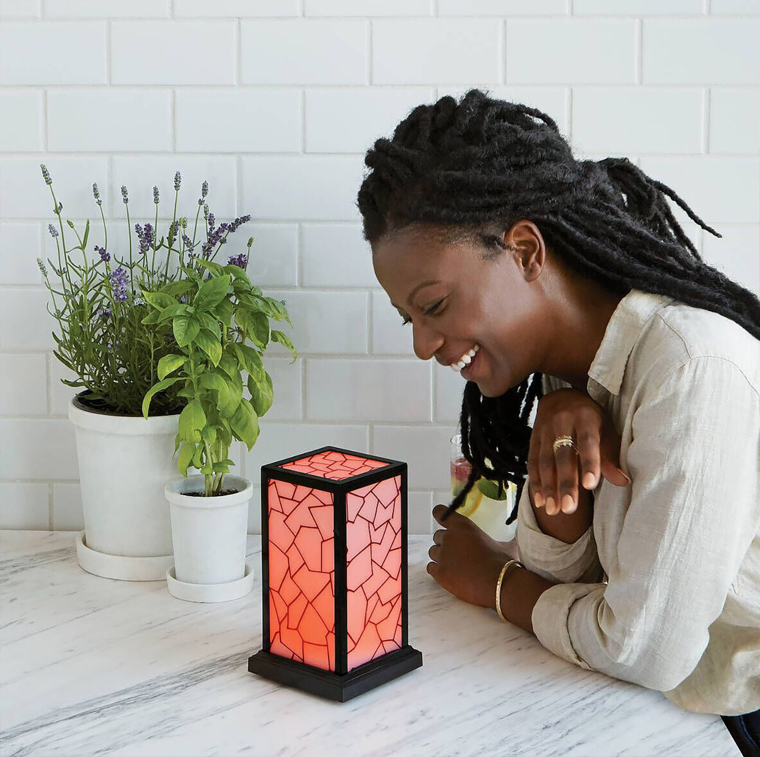 These Long Distance Friendship Lamps Will Sync Up Wherever You Are In