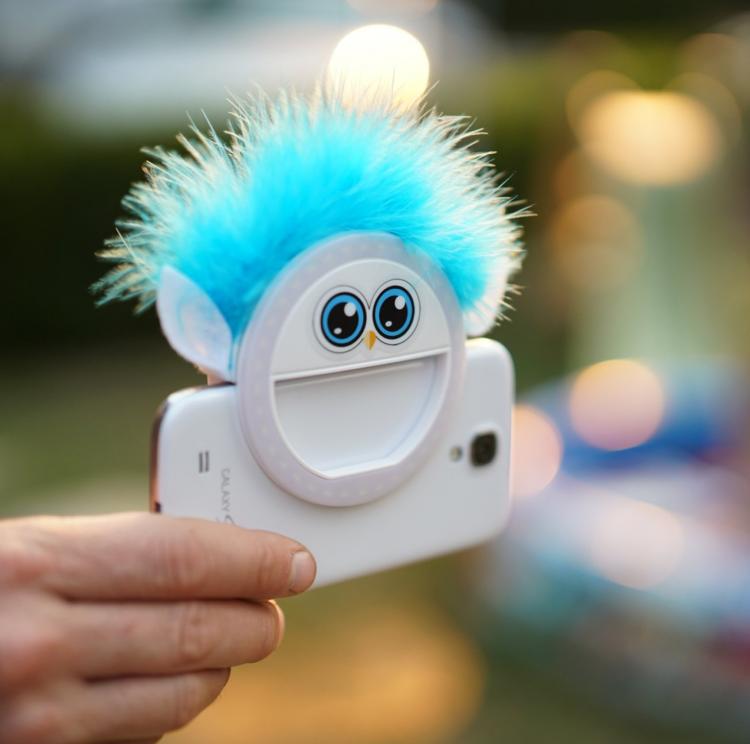 LookAtMommy Smart Phone Toy Attachmnent gets kids to look at camera - Perfect pictures of children with light-up smart phone toy