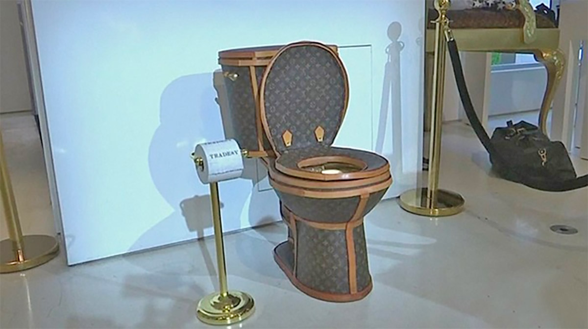 The 'louis vuitton toilet' as seen…» — создано в Шедевруме