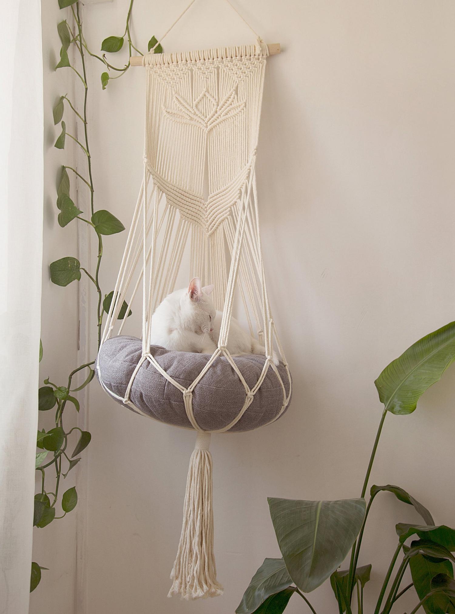 Hanging Cat Hammock - Swinging Macrame cat bed