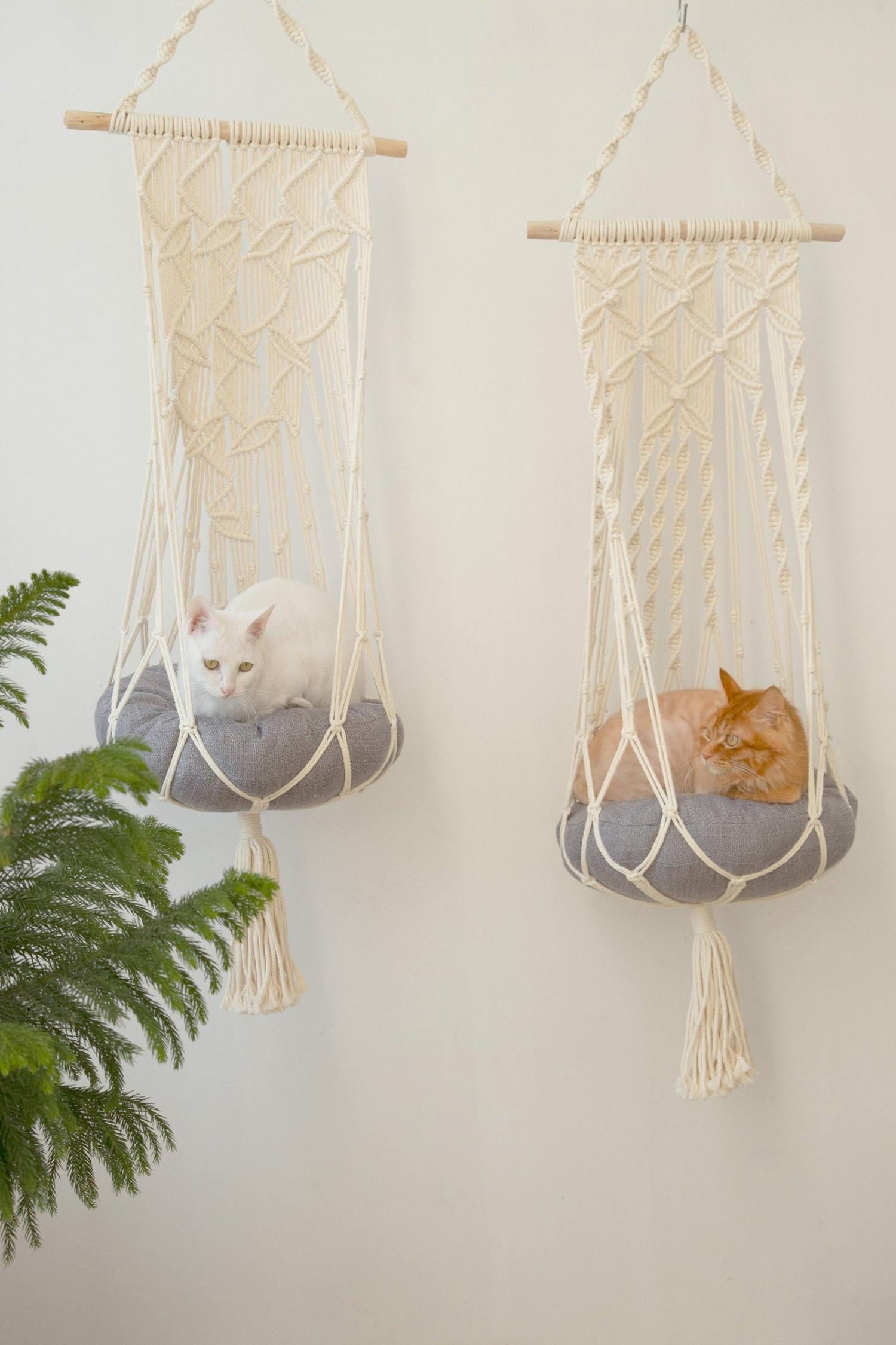 Hanging Cat Hammock - Swinging Macrame cat bed
