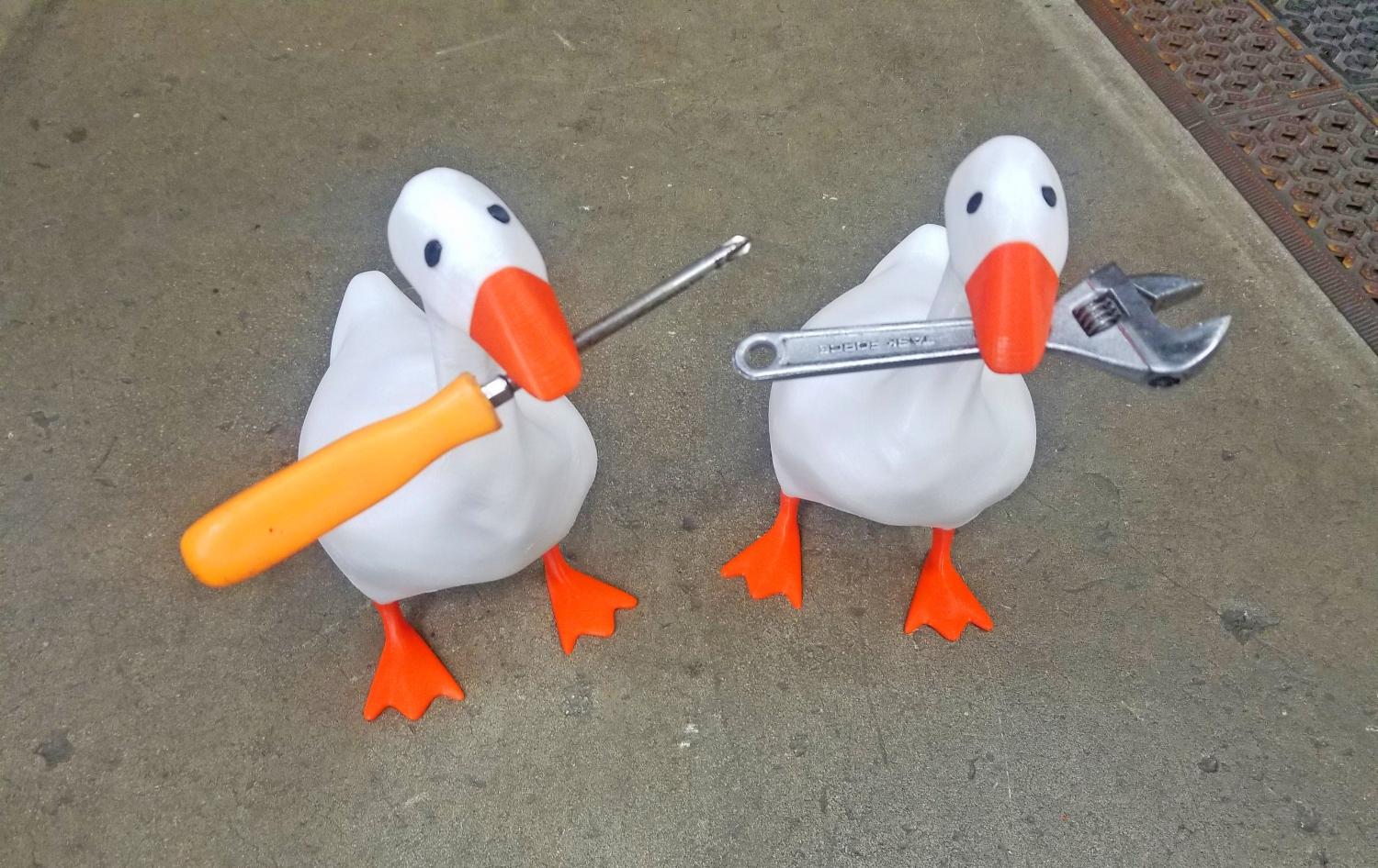 Magnetic Goose - 3D printed goose with magnet in beak
