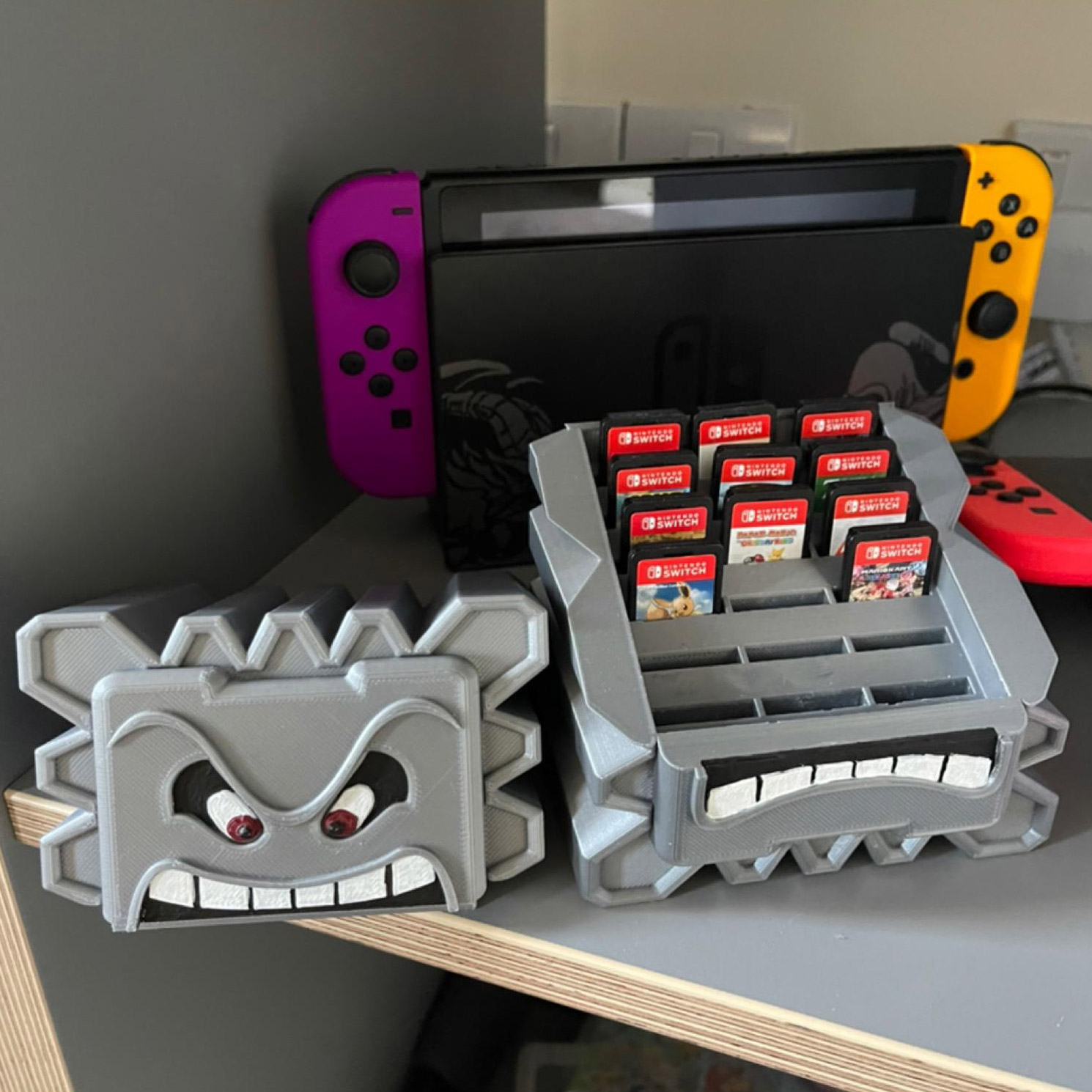 game cartridge holder