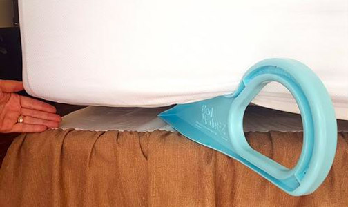 Bed MadeEZ Bed mattress lifting tool help make bed and install bed skirts