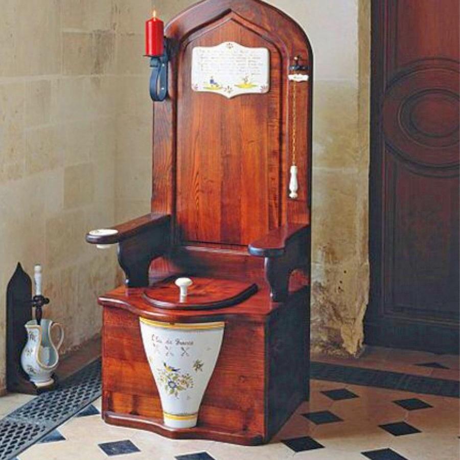Kings throne toilet