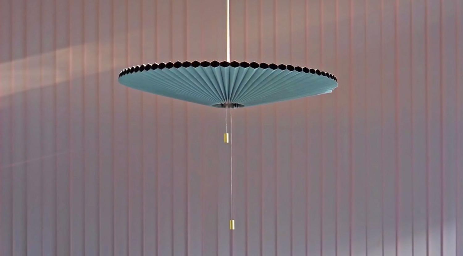 Adjustable honeycomb lamp