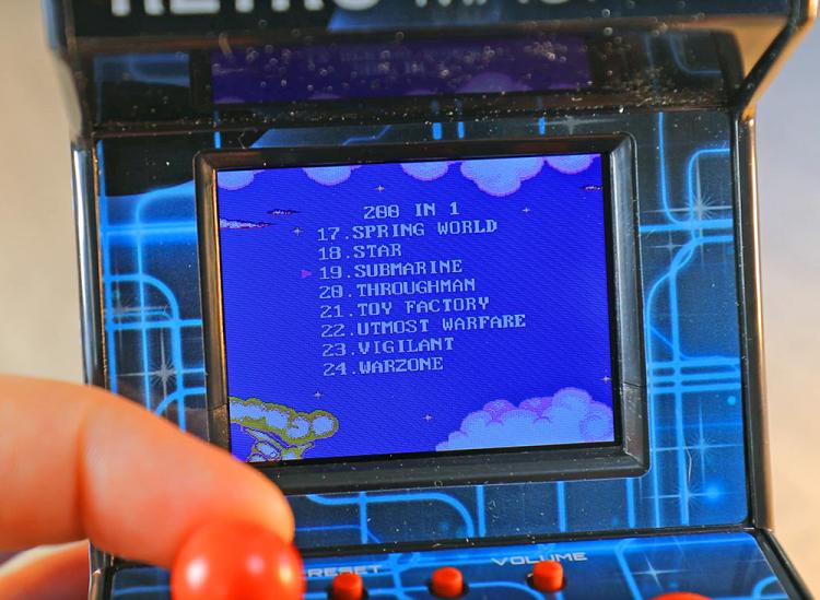 Mini Arcade Machine Has 200 Pre-Installed Nostalgic Video Games