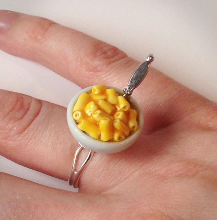 Mini Macaroni and Cheese Ring