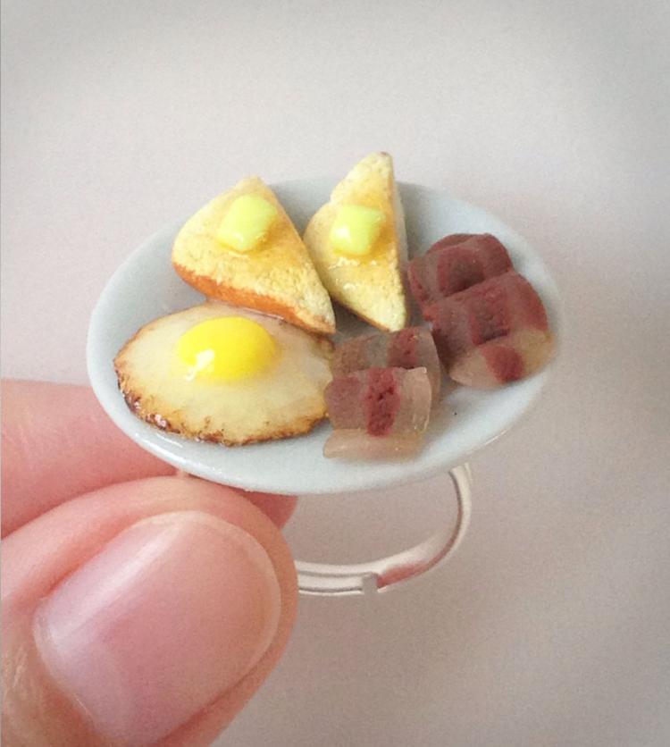 Eggs, Toast, and Bacon Ring