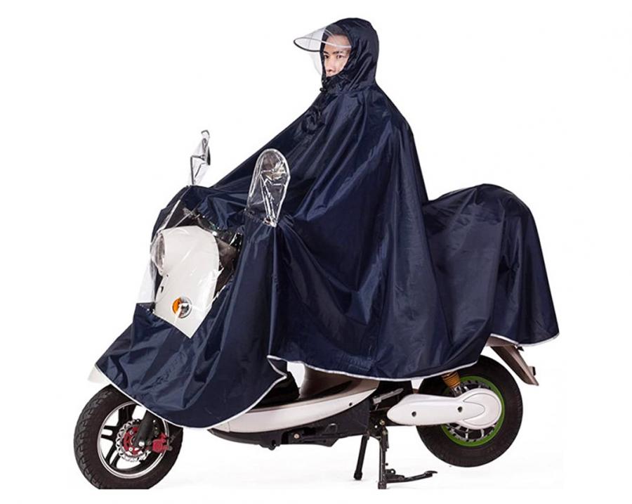 Resultat plasticitet chokolade This Moped Poncho Raincoat Keeps You Dry While Driving Your Scooter In The  Rain