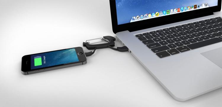 Nomadclip Is a Carabiner That Charges Your Phone