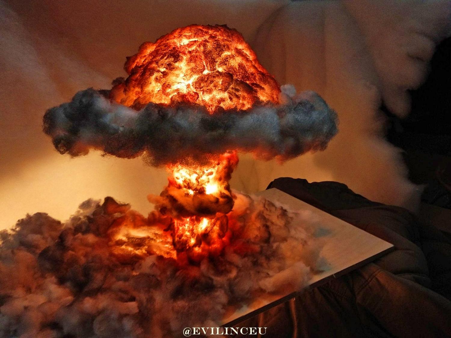 Nuclear Explosion Bomb Lamp - Mushroom cloud night-light diorama lamp
