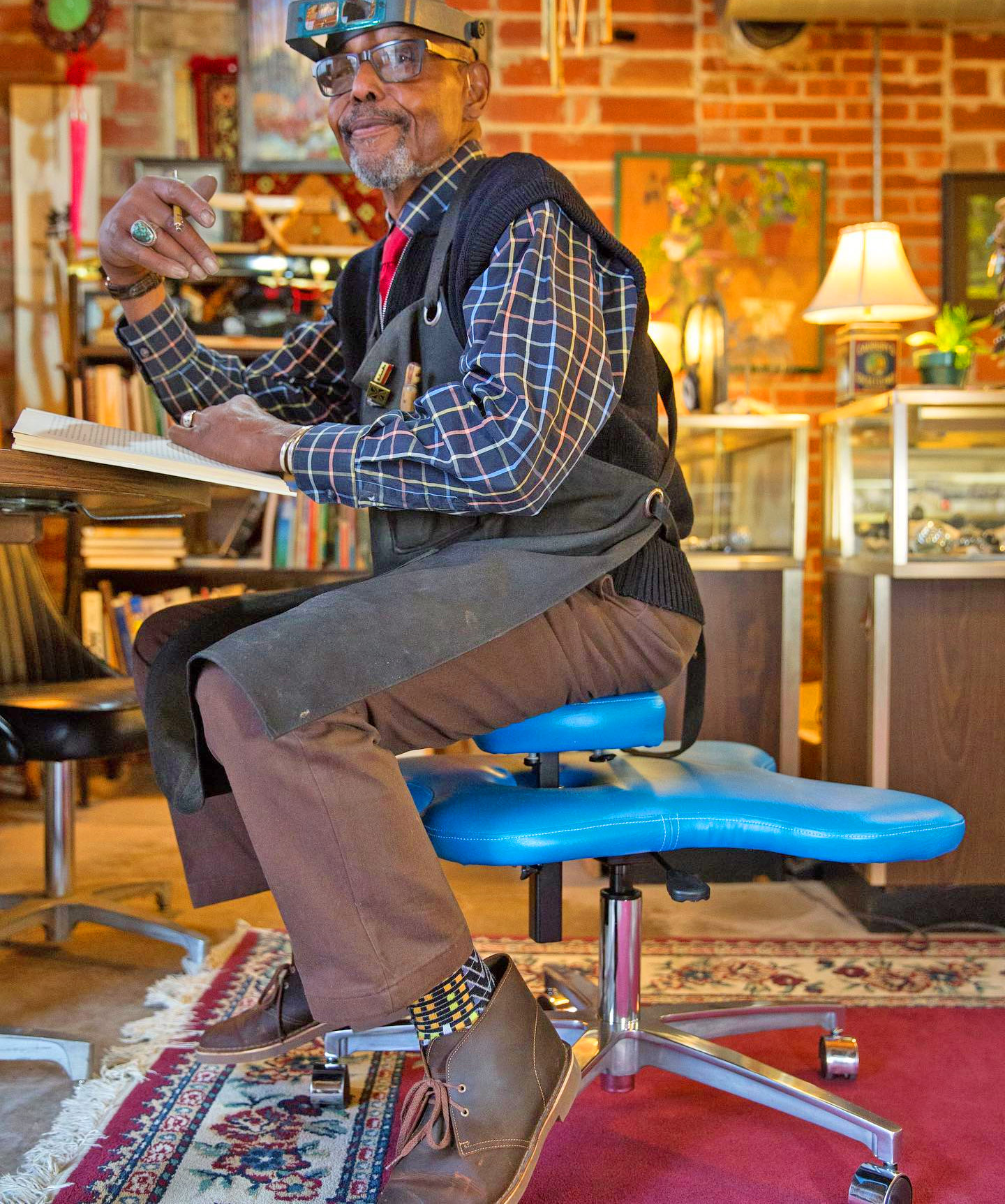 You Can Get an Office Chair That Lets You Sit Cross-Legged at Your Desk