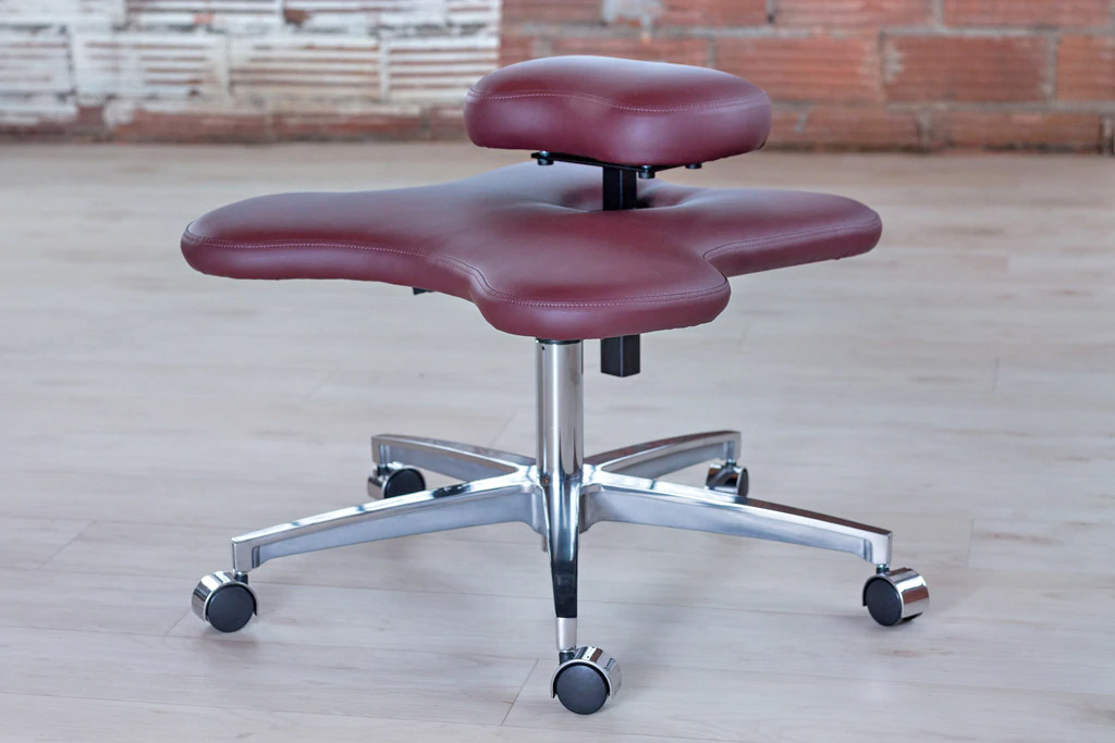 There's Now an Office Chair That Lets You Sit CrossLegged