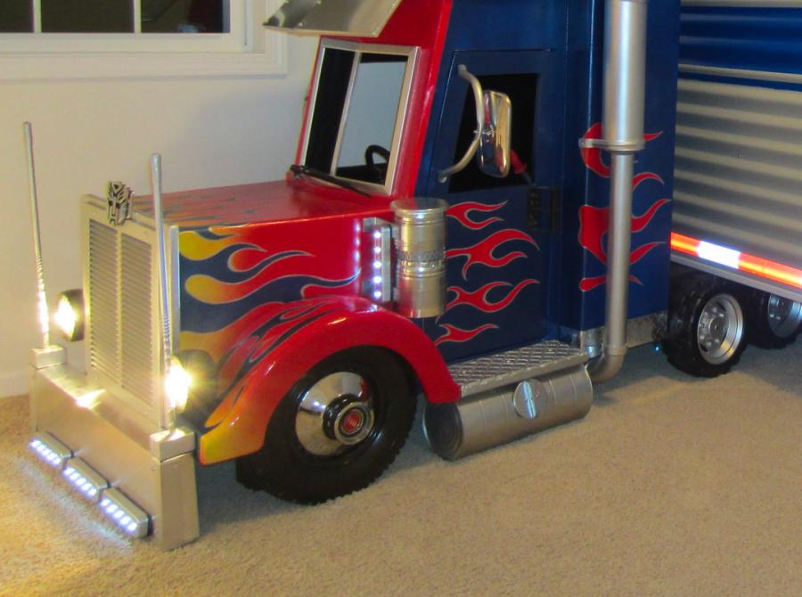 Optimus Prime Semi Truck Bunk Bed