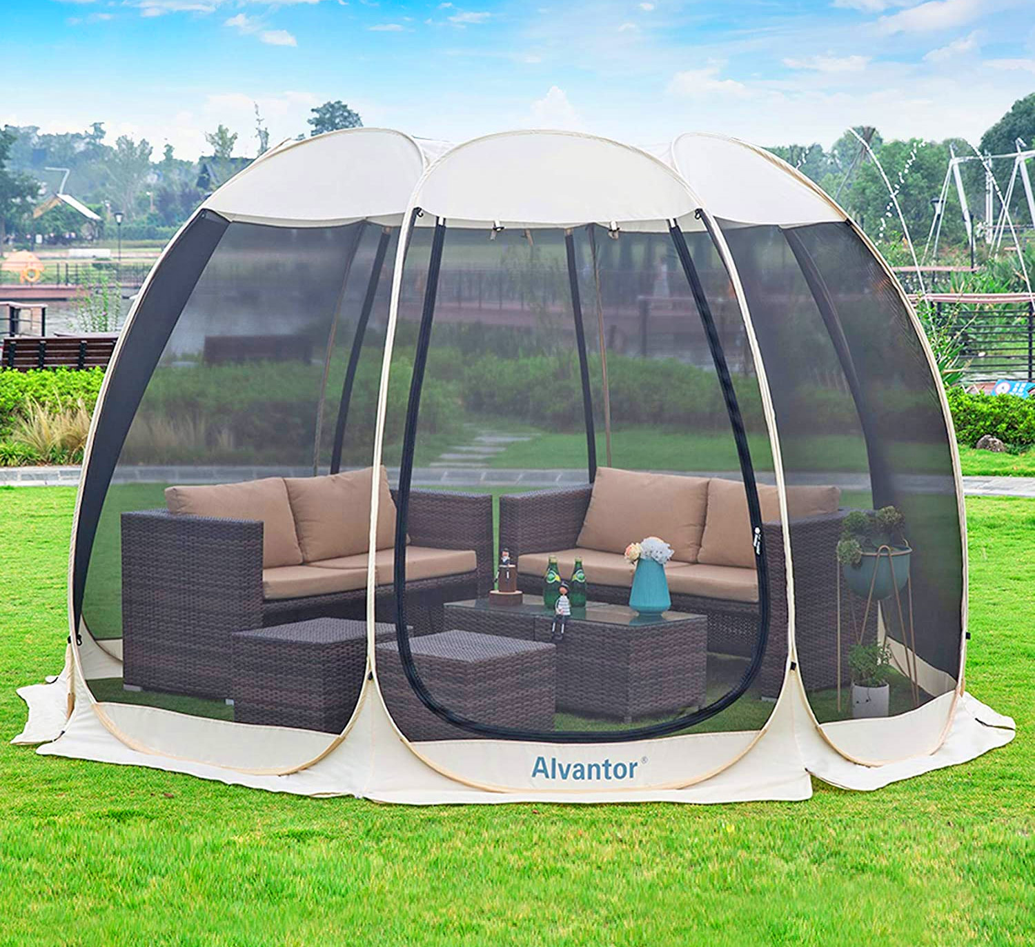 This Outdoor Cat Tent With Tunnel Lets You Kitties Safely Play Outside