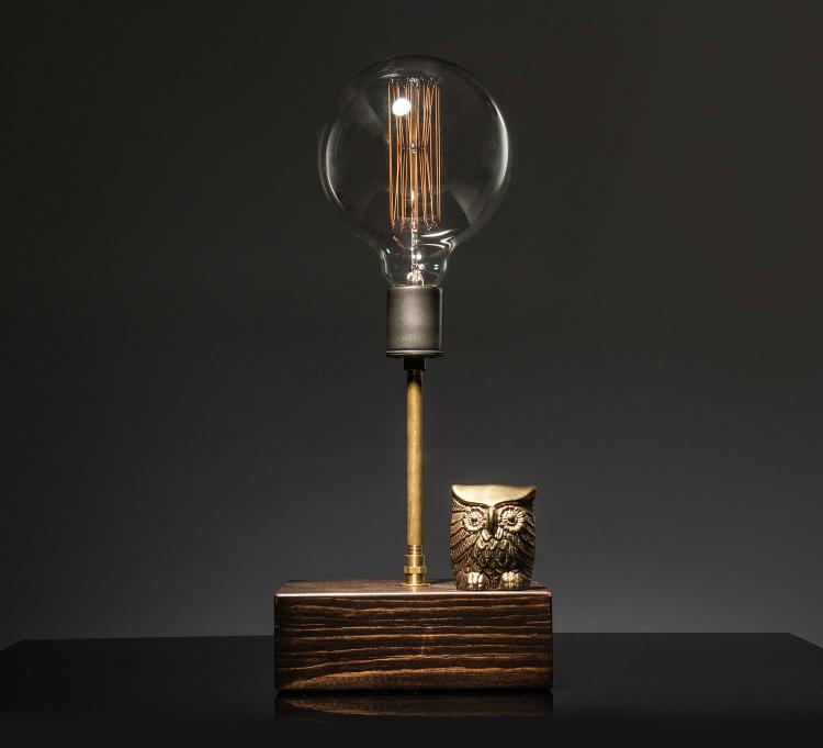 This Owl Lamp Lets You Touch The Owl To Turn It F