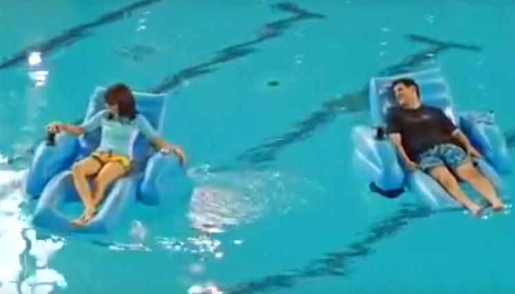 There s Now a Motorized Pool Lounger That Lets You Scoot Around