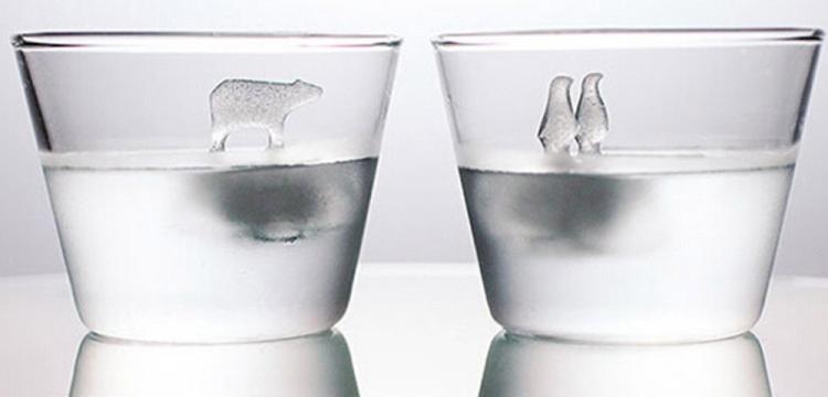 These Arctic Ice Molds Show Polar Bears and Penguins Walking On