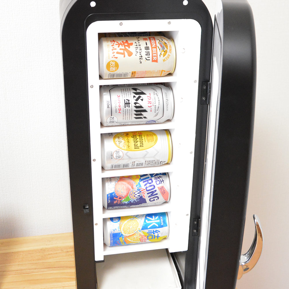 There's Now a Mini Vending Machine You Can Get For Your Desk