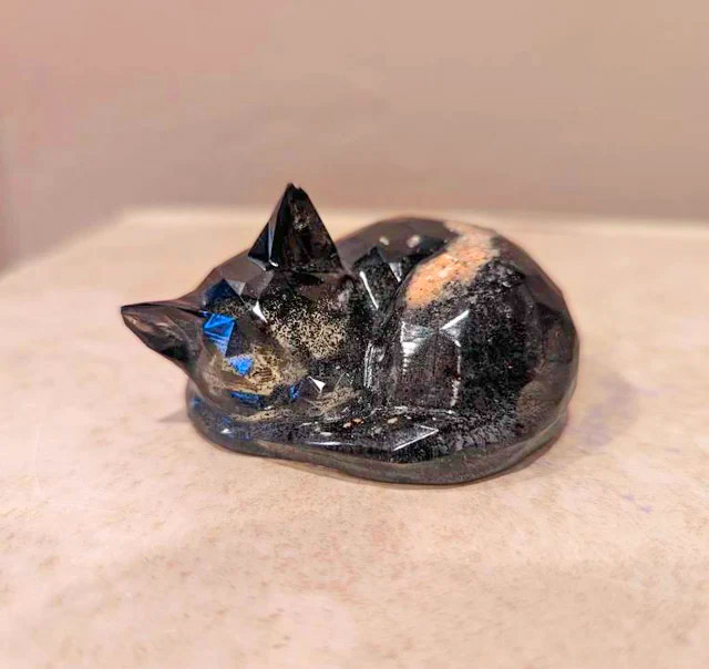 Sleeping dog/cat pet ashes figurine keepsake