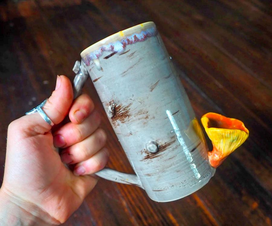 https://odditymall.com/includes/content/upload/pipemug-coffee-mug-built-in-smoking-pipe-3562.jpg