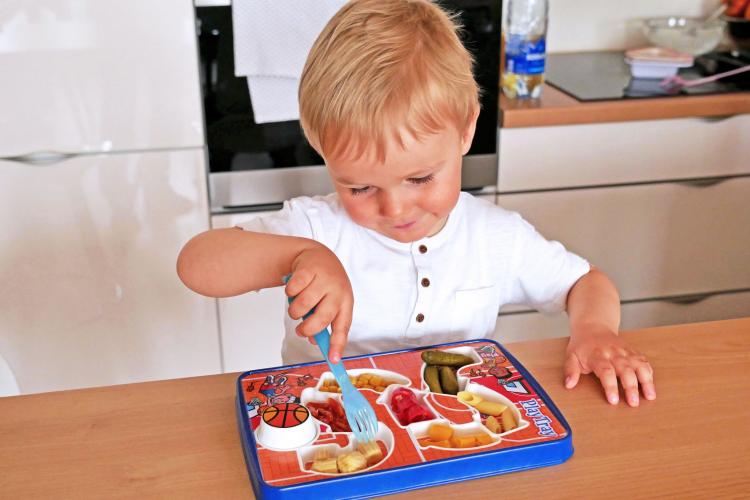 PlayTray: A Kids Food Tray That Makes Mealtime Fun