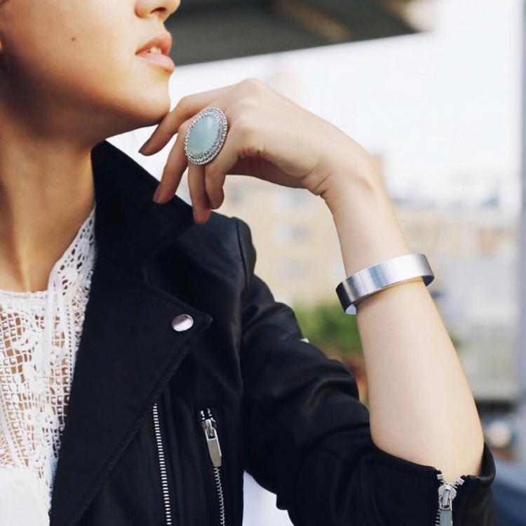 QBracelet - Phone Charging Bracelet - Fashion bracelet with charging battery inside