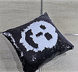 Amazing Sequin Pillows Let You Draw Anything On Them