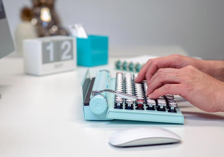 cc mall typewriter keyboard