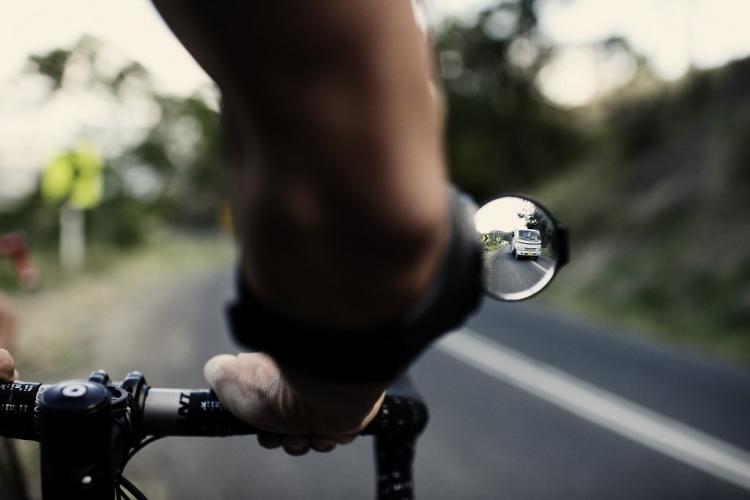 RearViz - Rear-view bicycle mirror attache to your arm - Arm mounted bike mirror
