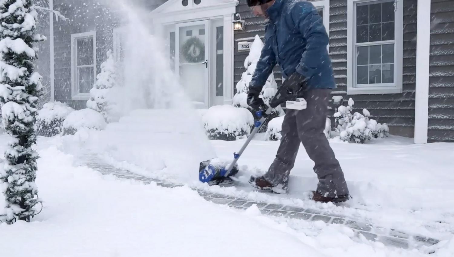 Snow Joe Rechargeable Electric Snow Shovel - Cordless electronic shovel