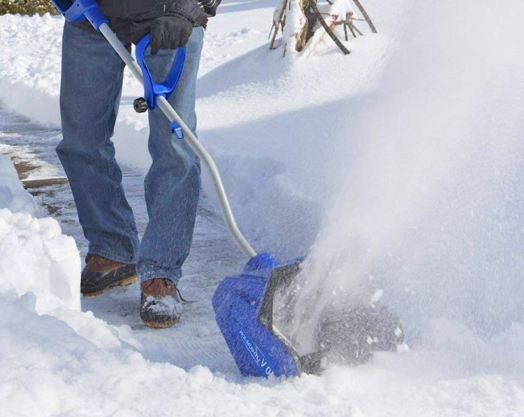 https://odditymall.com/includes/content/upload/rechargeable-electric-snow-shovel-9650.jpg