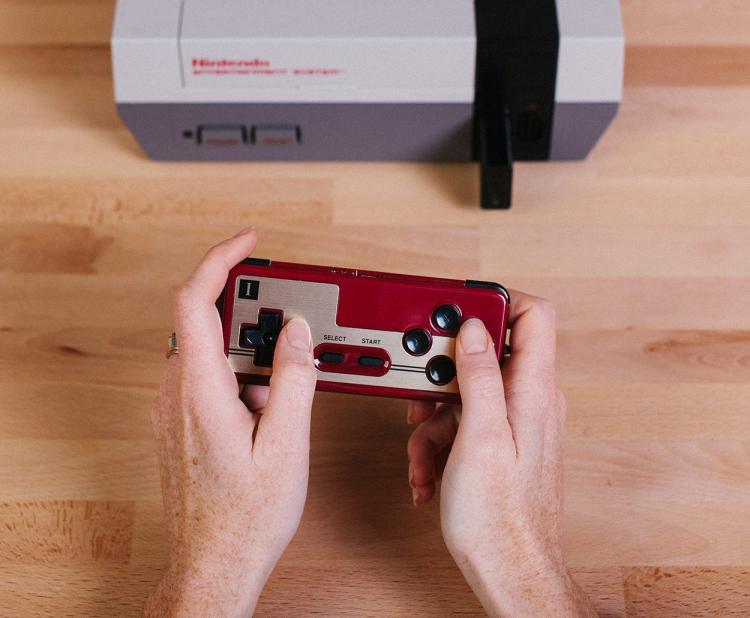 Retro Receiver lets you play NES Nintendo video games using wireless controller