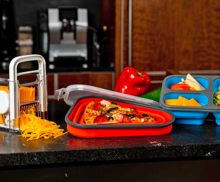 This Collapsible Reusable Pizza Container Is The Perfect Way To Store  Leftover Pizza