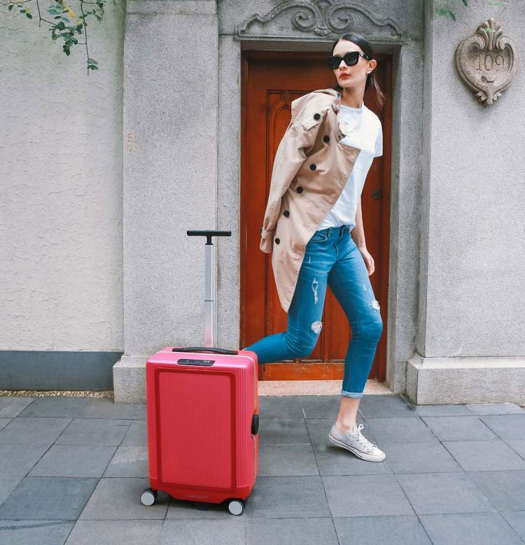 electric suitcase that follows you