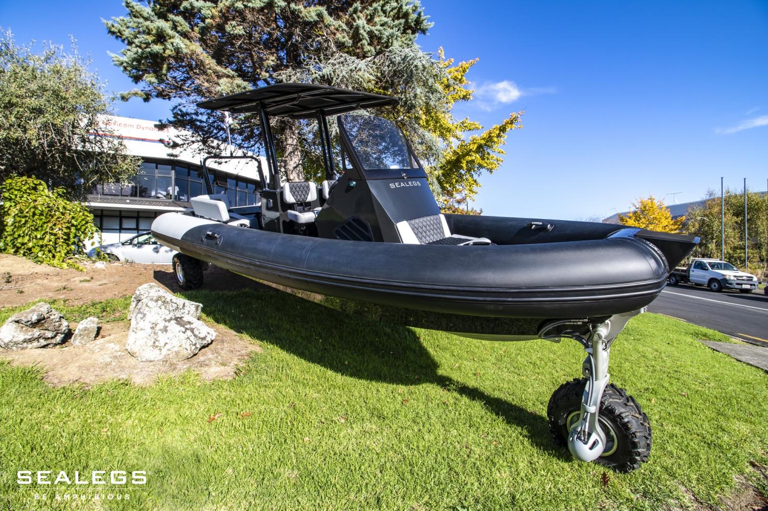 Amphibious Boats With Retractable Wheels