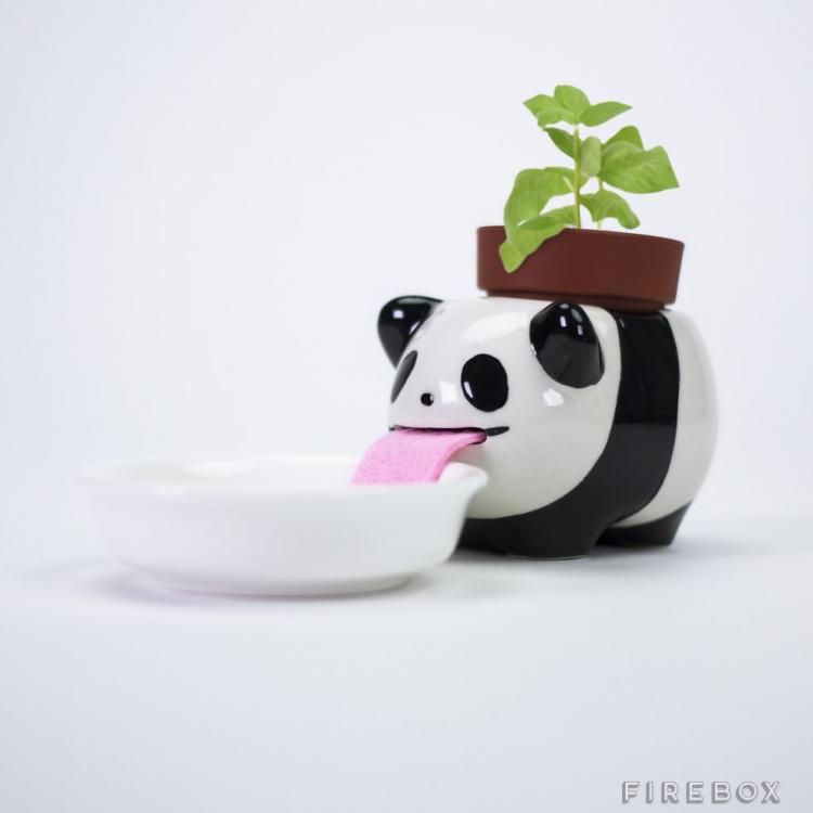 Drinking Animal Planters - Slurp up water through their tongues