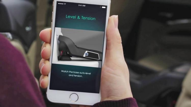 4Moms Self Installing Car Seat - Robotic Smart Car Seat Installs Itself