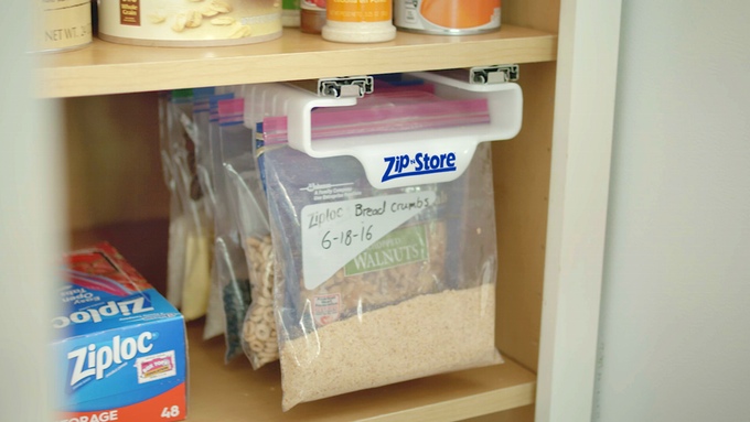 zip lock bag dispenser