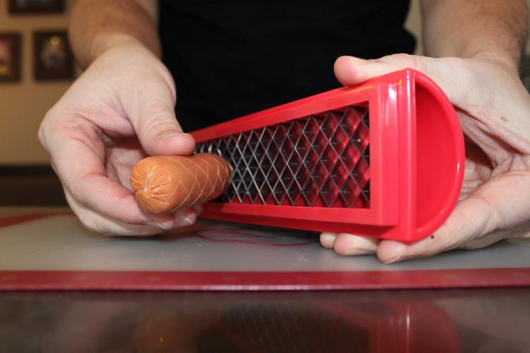 Slot Dog Cut Slots Into Hot Dog For Even Cooking - Slot Dog Hot Dog Scorer Slices Hot dog for better flavor