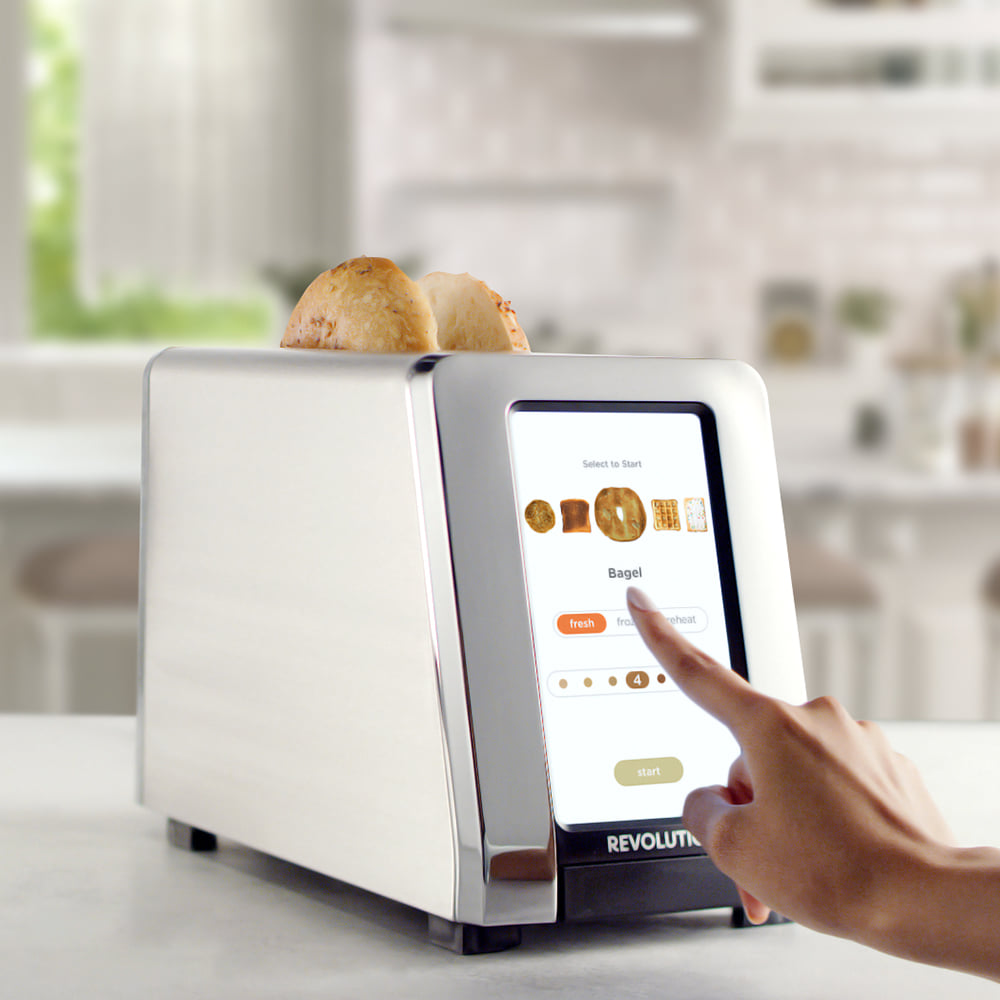 https://odditymall.com/includes/content/upload/smart-toaster-with-a-built-in-screen-7161.jpg