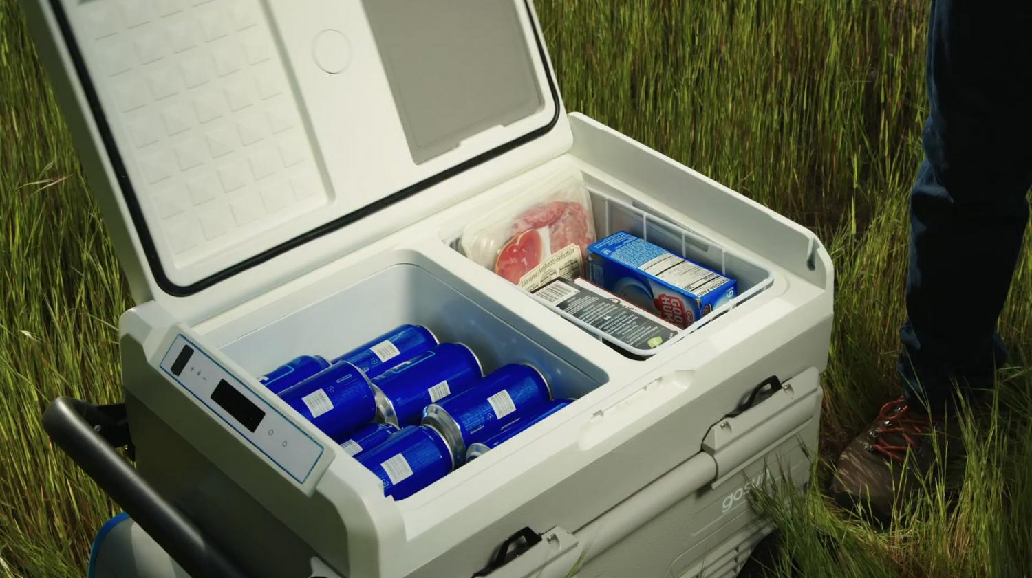 This Solar Powered Cooler Requires No Ice, But It Can Make Ice