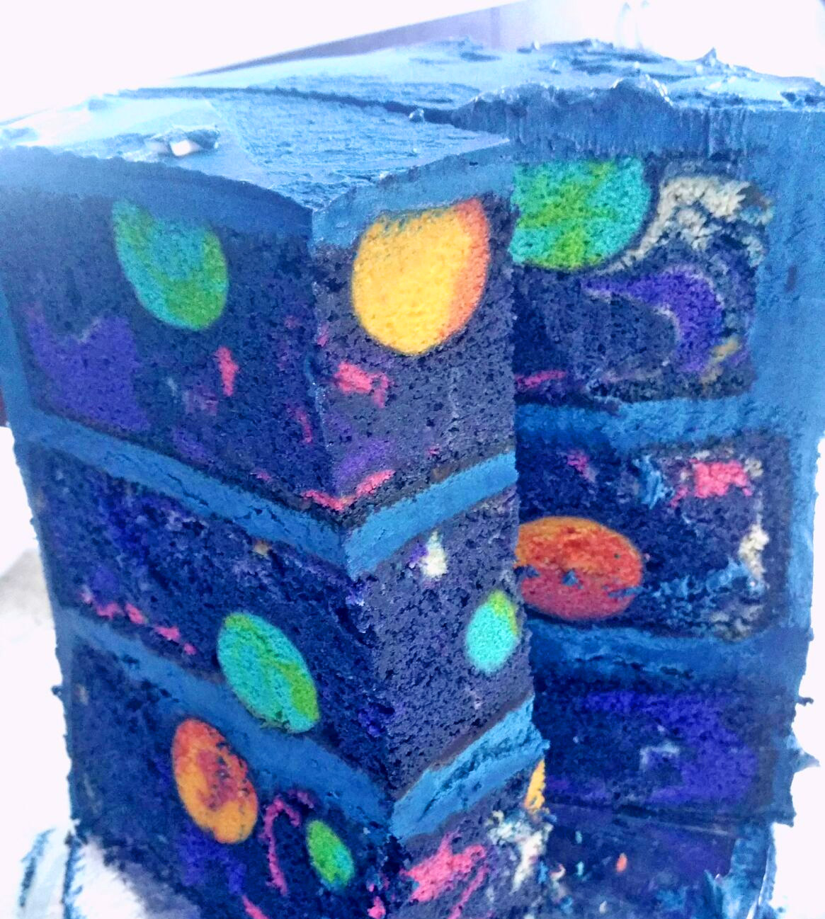 Space-Themed Cake Reveals an Entire Galaxy Once Sliced Into