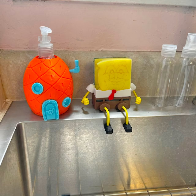 You Can Get A Spongebob Soap And Sponge Holder Set And My Life is Complete