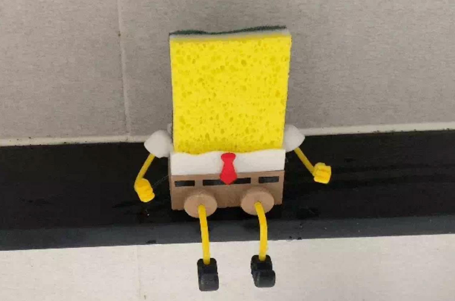 https://odditymall.com/includes/content/upload/spongebob-sponge-holder-120.jpg