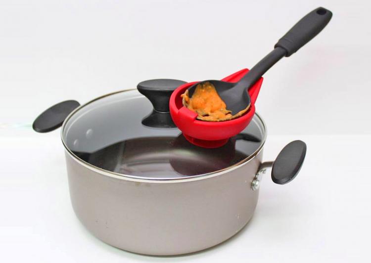 https://odditymall.com/includes/content/upload/spoon-buddy-suction-cup-cooking-spoon-holder-3122.jpg