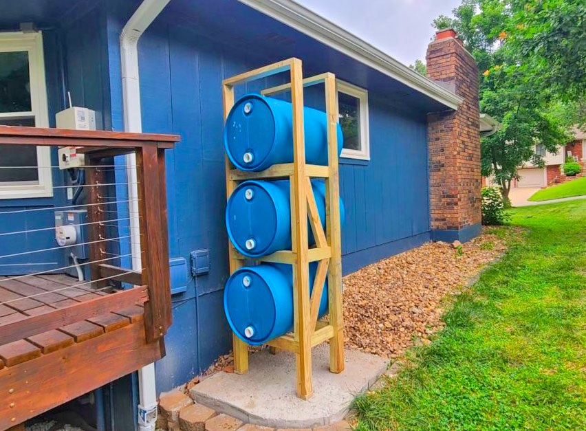 DIY Stacked Rain Barrel Rain Water Collection System