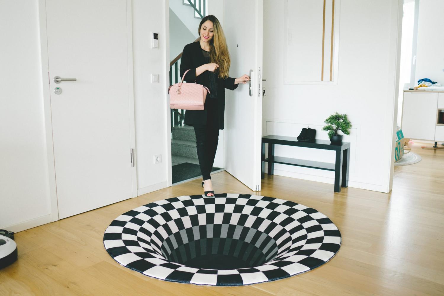 This Optical Illusion Stairs To Darkness Rug Makes It Look Like You ...