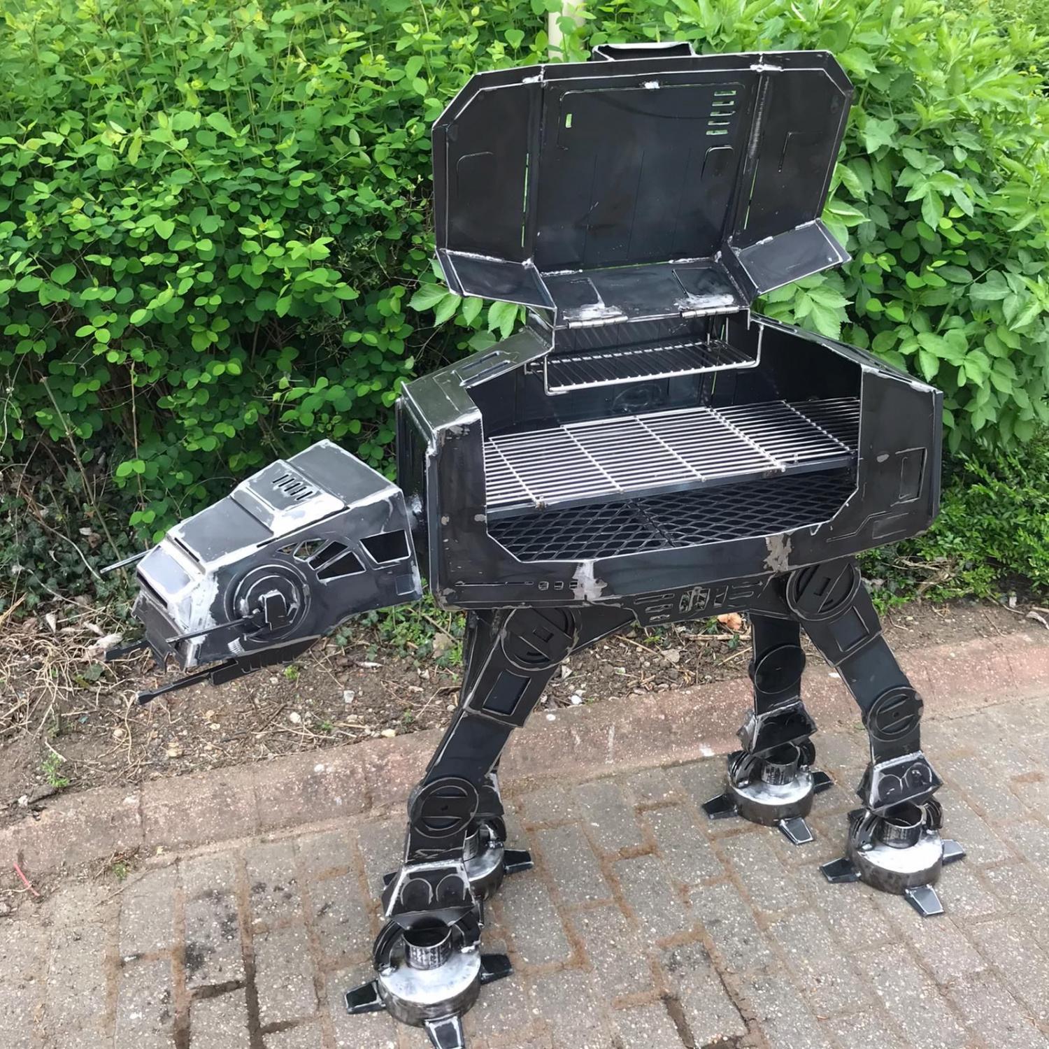 Hælde bang Hemmelighed This Giant At-At BBQ Grill Is A Must For Any Star Wars Lover